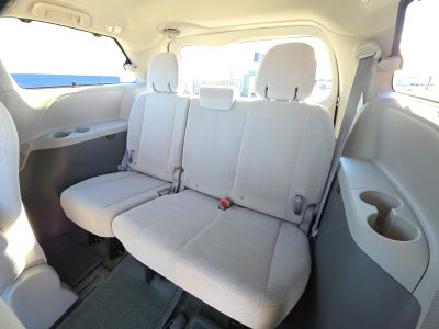 2016 Toyota Sienna LE