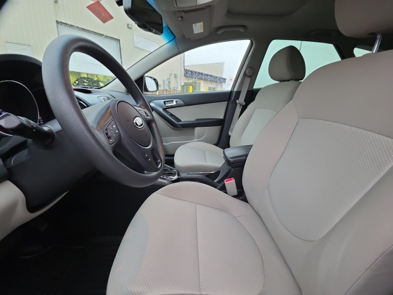 2013 Kia Forte 5-Door EX