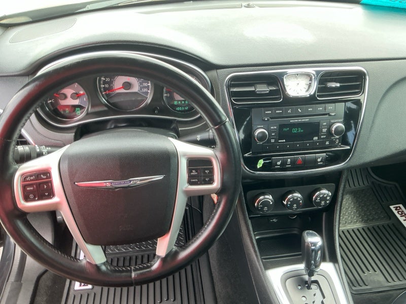 2014 Chrysler 200 Limited