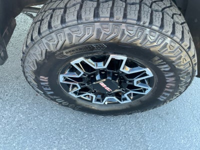2025 GMC Sierra HD AT4X