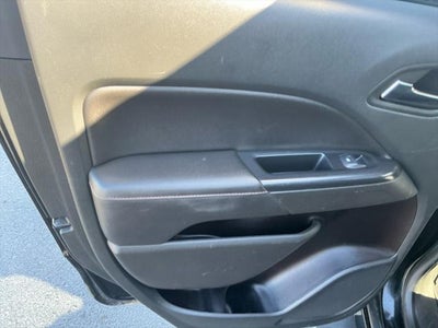 2022 GMC Canyon 4WD AT4 w/Leather