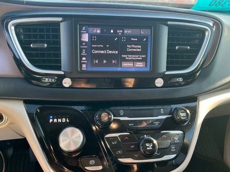 2024 Chrysler Voyager LX