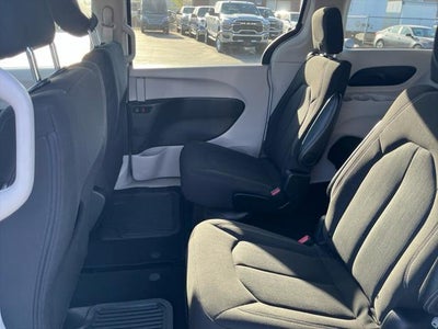 2024 Chrysler Voyager LX