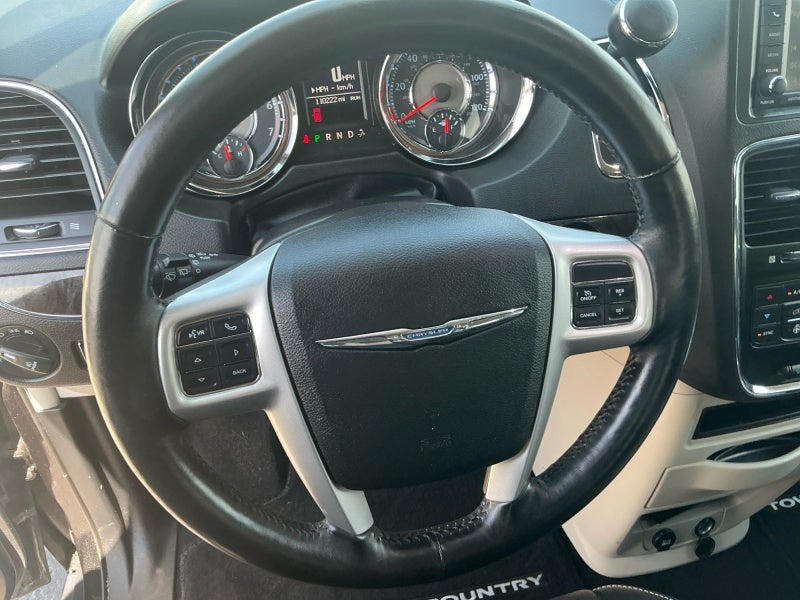 2016 Chrysler Town and Country Touring-L