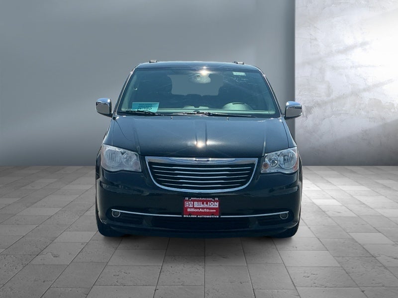 2016 Chrysler Town and Country Touring-L