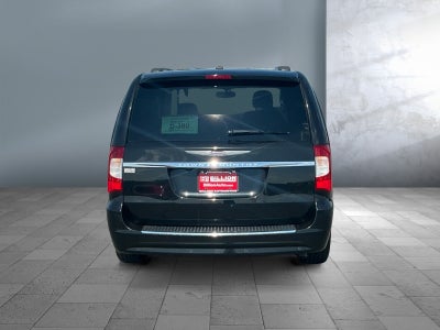 2016 Chrysler Town and Country Touring-L
