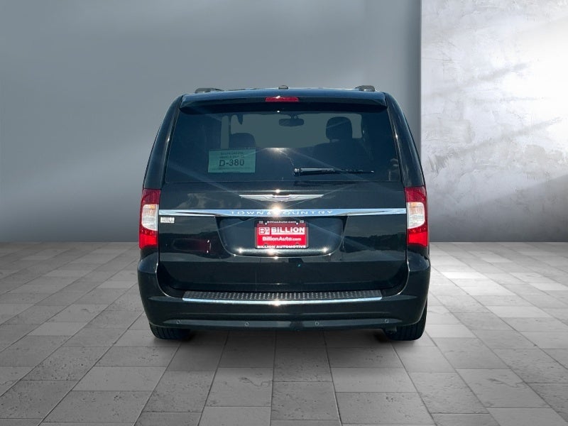 2016 Chrysler Town and Country Touring-L
