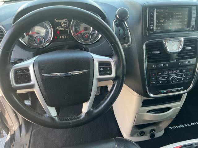 2016 Chrysler Town and Country Touring-L