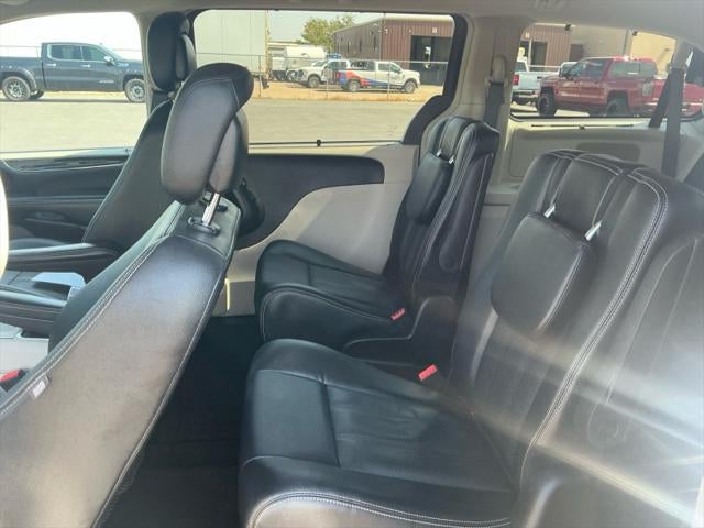 2016 Chrysler Town and Country Touring-L