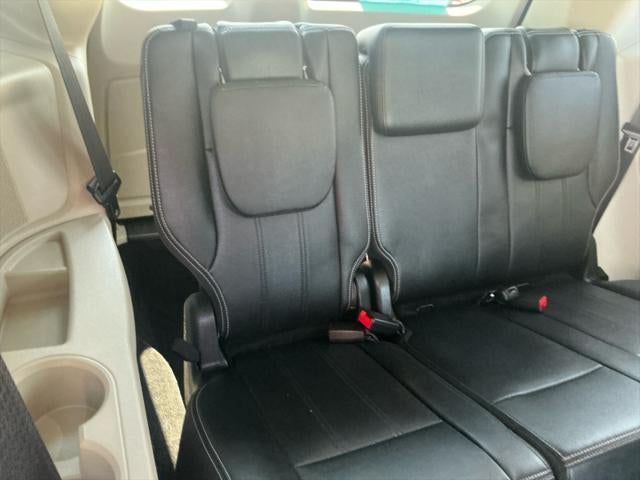 2016 Chrysler Town and Country Touring-L