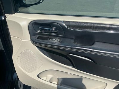 2016 Chrysler Town and Country Touring-L