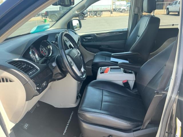 2016 Chrysler Town and Country Touring-L