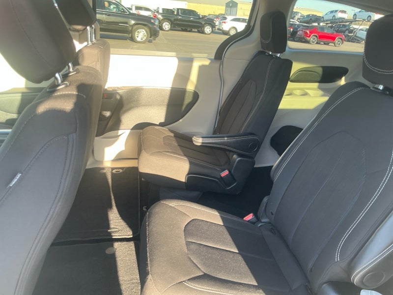 2024 Chrysler Voyager LX