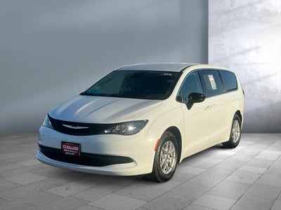 2024 Chrysler Voyager LX