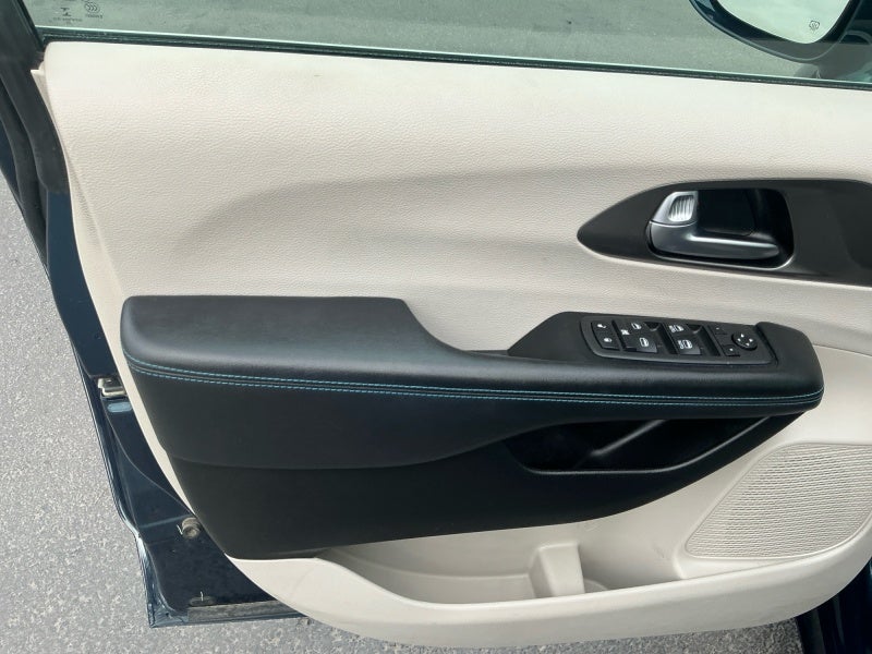 2021 Chrysler Pacifica Touring