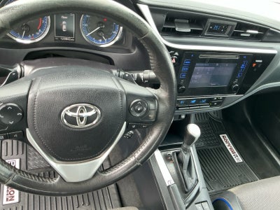 2017 Toyota COROLLA SE