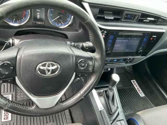 2017 Toyota COROLLA SE