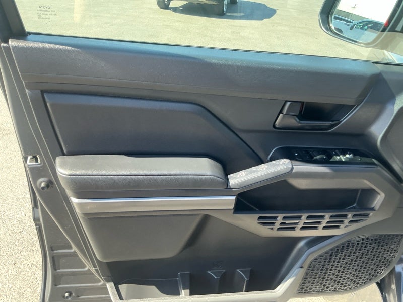 2025 Toyota Tacoma 4WD SR5