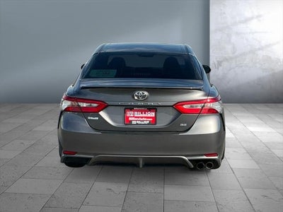 2018 Toyota CAMRY SE
