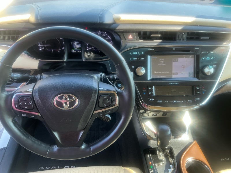 2016 Toyota AVALON Limited
