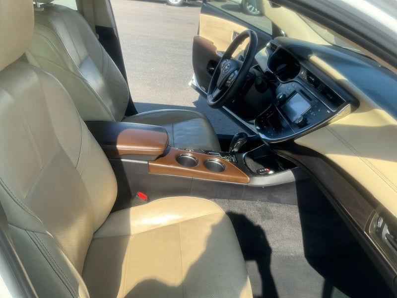 2016 Toyota AVALON Limited