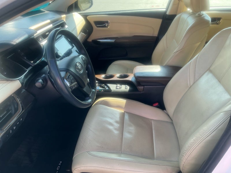 2016 Toyota AVALON Limited