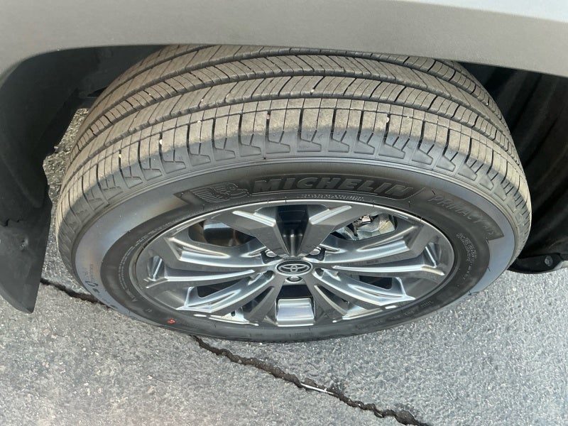 2025 Toyota RAV4 HYBRID Hybrid XLE Premium