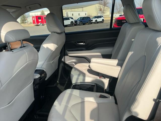 2024 Toyota GRAND HIGHLANDER Limited