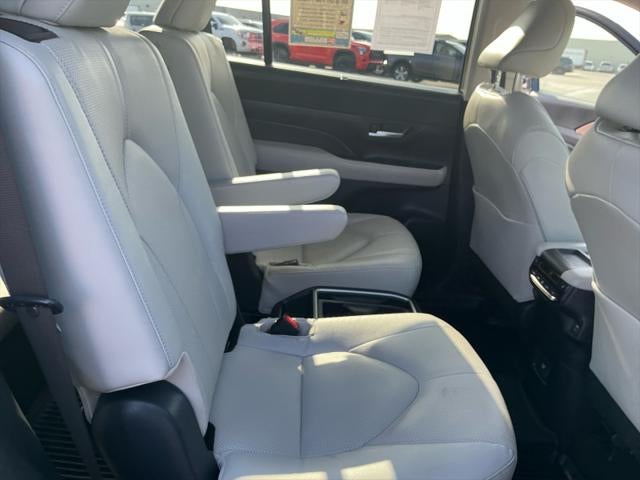 2024 Toyota GRAND HIGHLANDER Limited