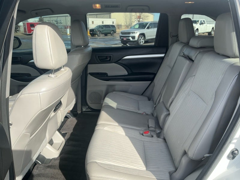 2015 Toyota HIGHLANDER LE Plus