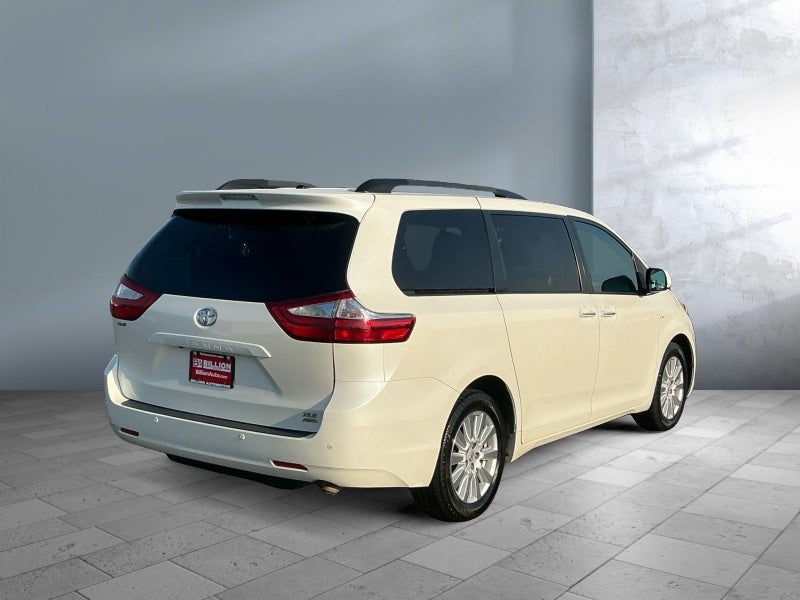 2017 Toyota Sienna XLE Premium