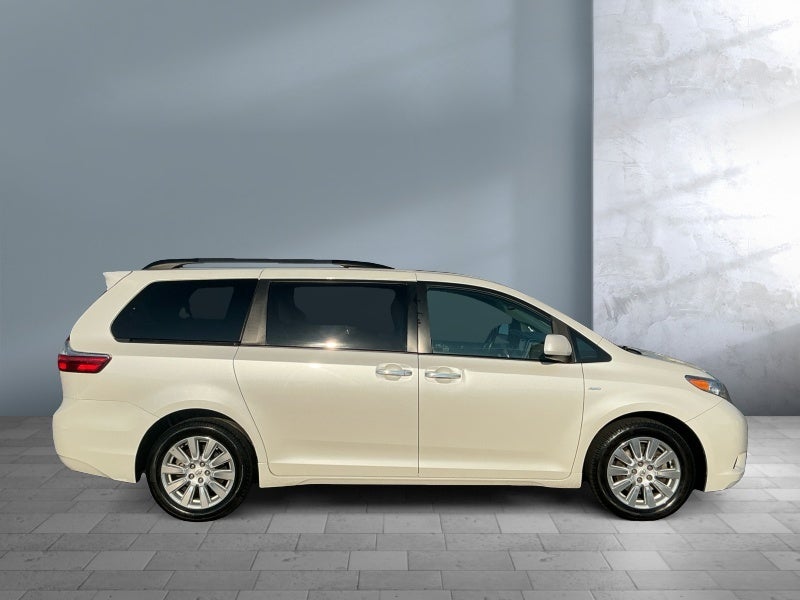 2017 Toyota Sienna XLE Premium
