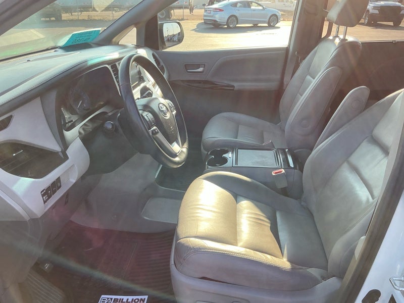 2017 Toyota Sienna XLE Premium