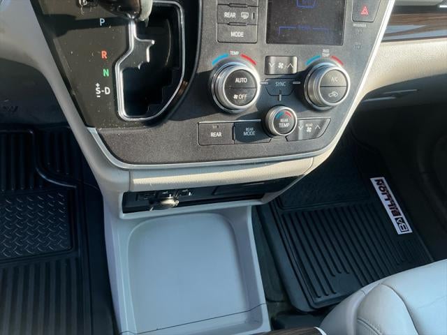 2017 Toyota Sienna XLE Premium