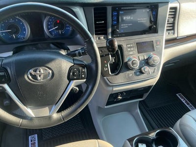 2017 Toyota Sienna XLE Premium