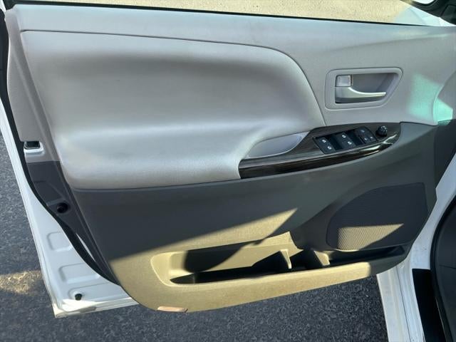 2017 Toyota Sienna XLE Premium