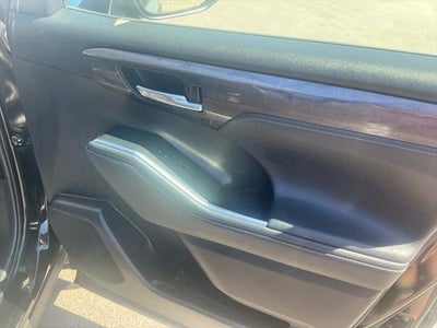 2022 Toyota HIGHLANDER Limited