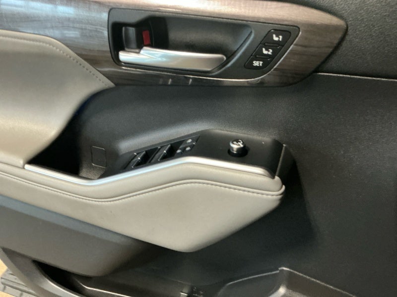 2022 Toyota HIGHLANDER Limited