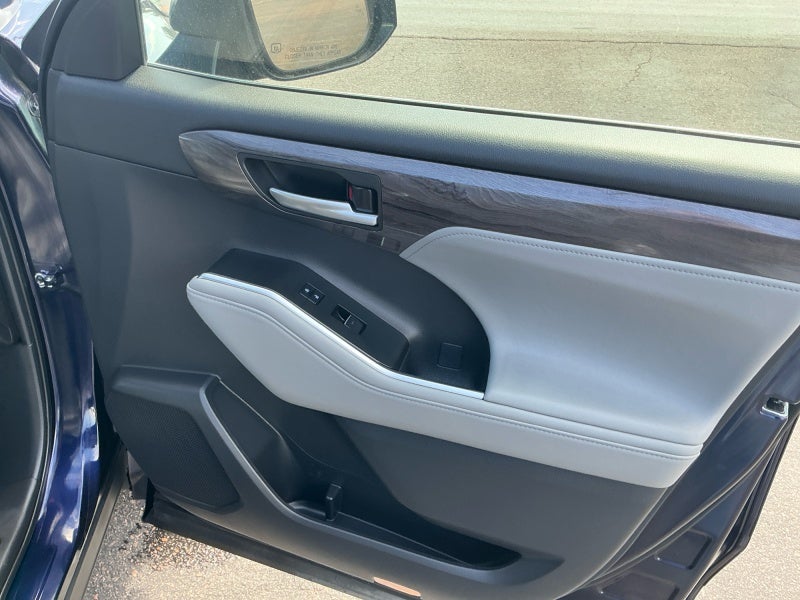 2023 Toyota HIGHLANDER HYBRD Hybrid Platinum