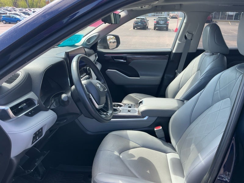 2023 Toyota HIGHLANDER HYBRD Hybrid Platinum