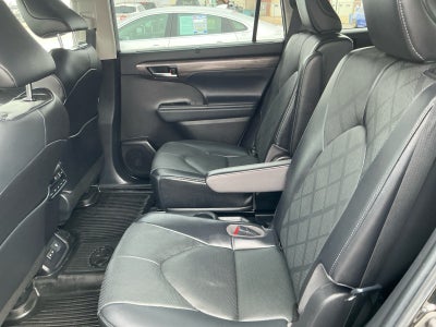 2022 Toyota Highlander Platinum