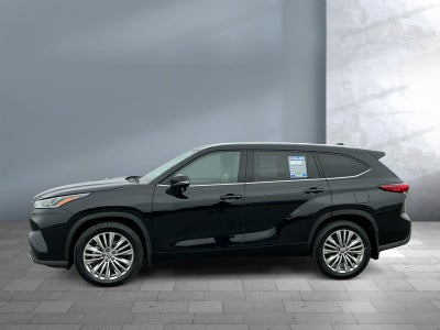 2022 Toyota Highlander Platinum