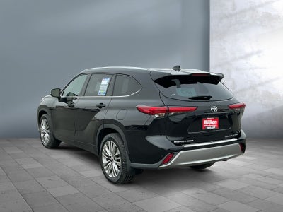 2022 Toyota Highlander Platinum