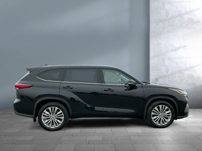2022 Toyota Highlander Platinum