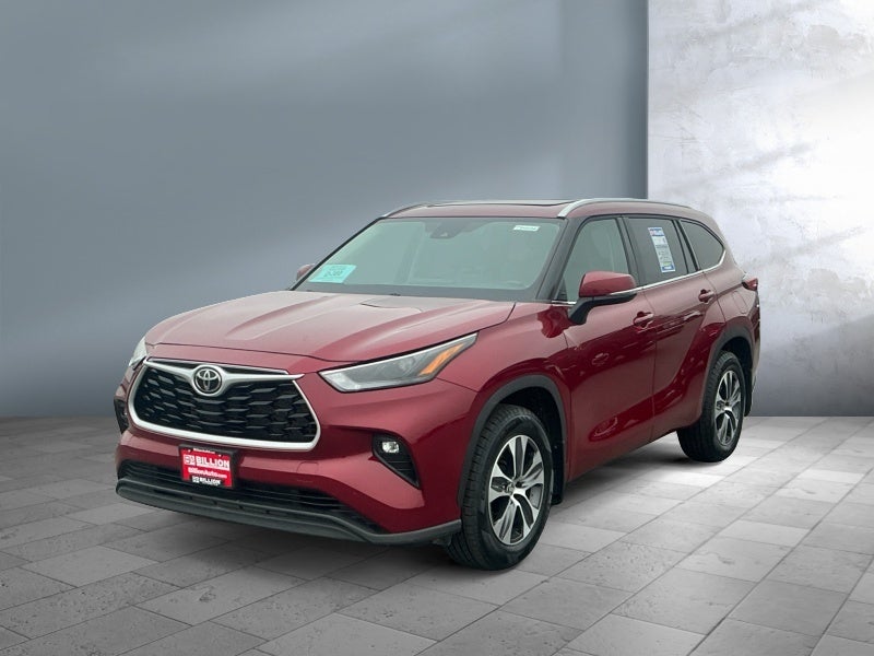 2022 Toyota HIGHLANDER XLE