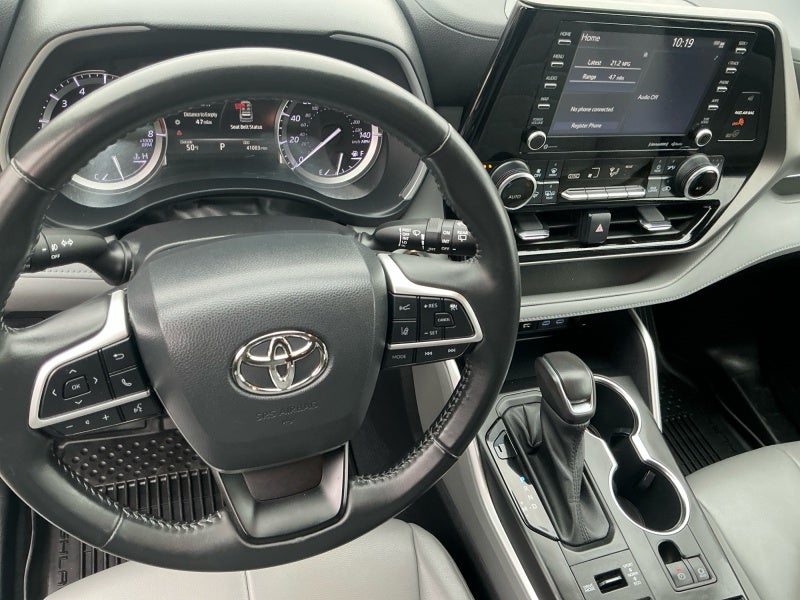 2022 Toyota HIGHLANDER XLE