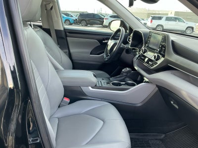 2021 Toyota HIGHLANDER XLE
