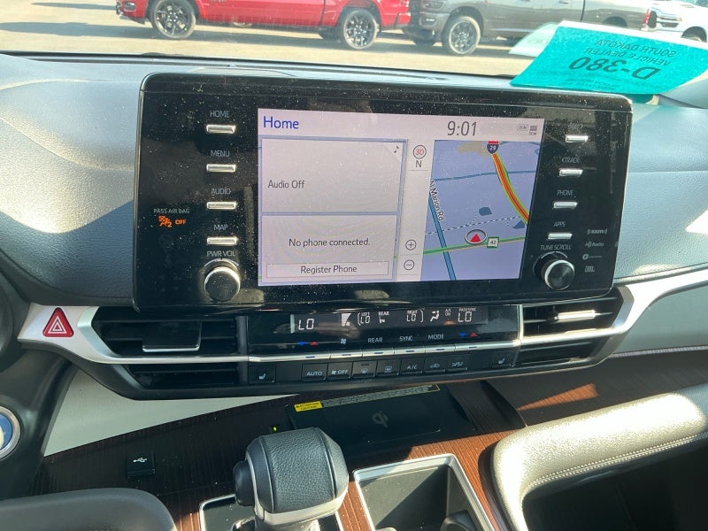 2023 Toyota Sienna XLE