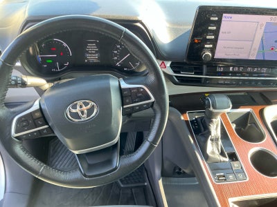 2023 Toyota Sienna XLE