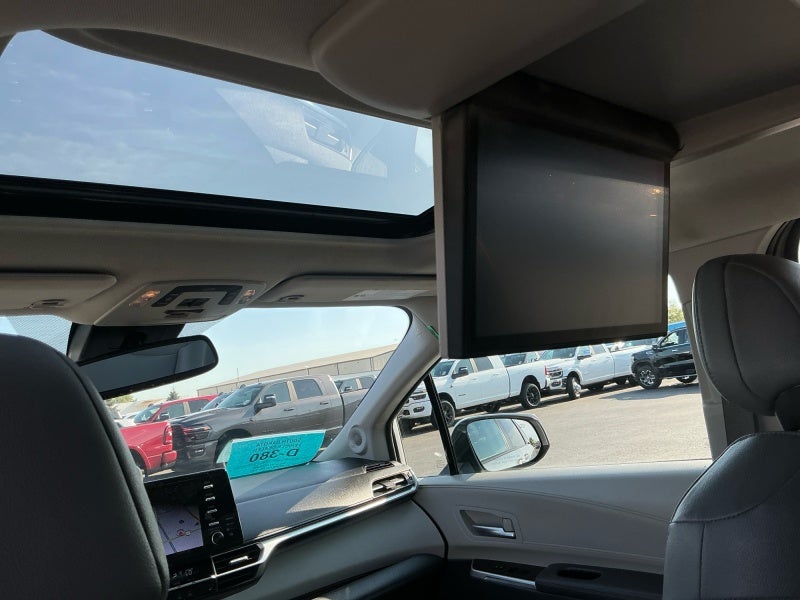 2023 Toyota Sienna XLE